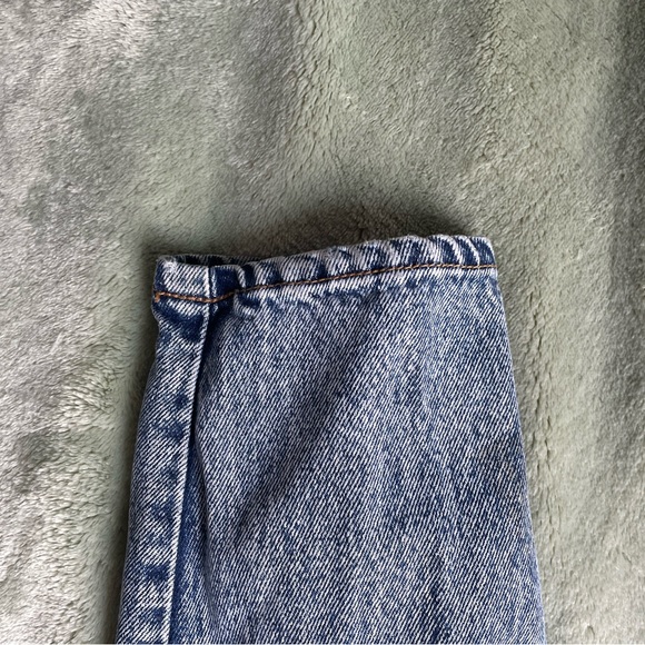 Women’s small medium-dark wash mom jean - Picture 5 of 6